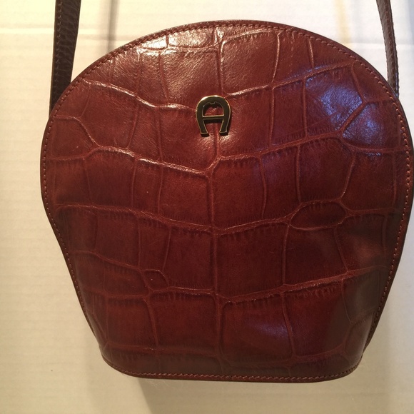 Etienne Aigner Handbags - Etienne Aigner Brown Croc Leather Crossbody Etienne Aigner Handbags - Etienne Aigner Brown Croc Leather Crossbody